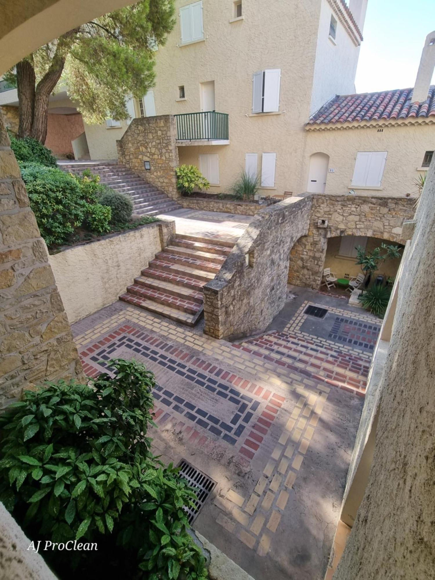 Appartement Loft Les Cigales, Refait A Neuf A 5min De La Avec Parking - By Auraconciergerie